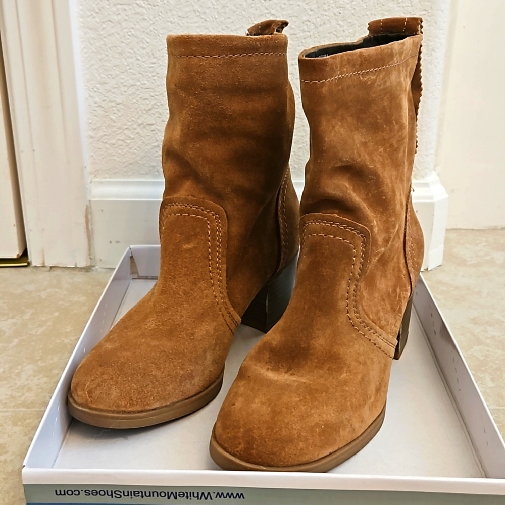 Suede leather boot